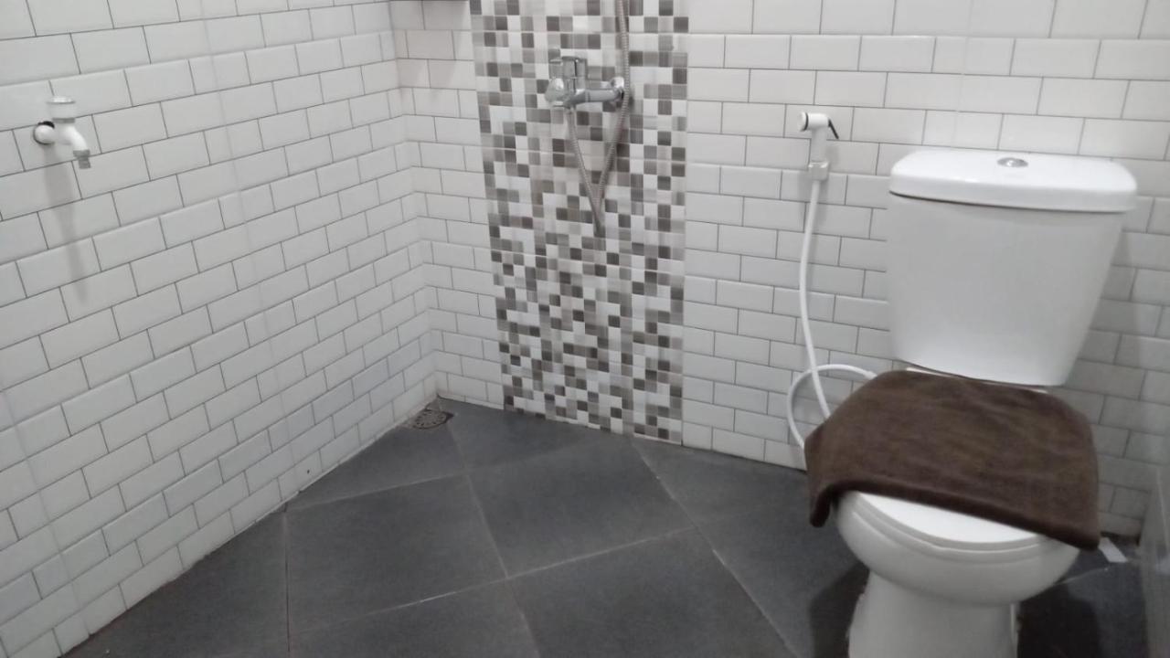 Songgoriti Cahaya 1 Guest House מראה חיצוני תמונה